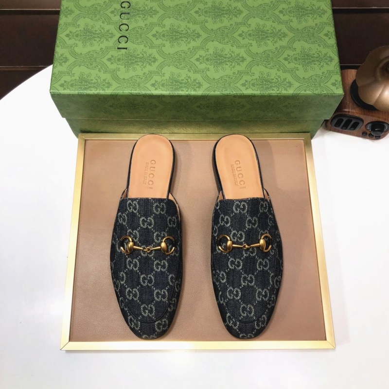 G*u*i slippers